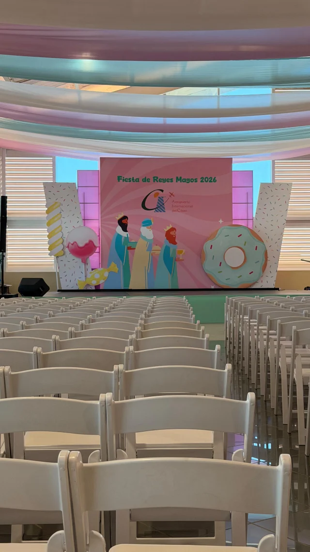 Detrás de cada evento que impacta… hay un equipo que lo hace posible.

Paneles, impresión, tensado, montaje…
cada detalle cuenta cuando se trata de transformar un espacio.

Nos encargamos de todo para que tu evento suceda como debe. ✨

#eventoscorporativos #diseñodeeventos #produccióndeeventos