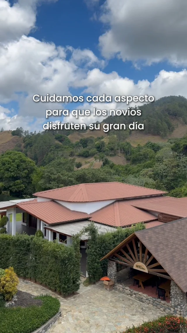 Una boda bien planificada comienza mucho antes del gran día. 🤍💍⁣
⁣
Visitar y conocer una posible locación nos permite visualizar cómo puede funcionar cada espacio y tomar decisiones importantes desde las primeras etapas de la planificación. 📋⁣
⁣
Este trabajo previo nos ayuda a construir una celebración pensada para los novios, sus invitados y todo lo que han imaginado para ese día. 👰🏻‍♀️🤵🏻‍♂️⁣
⁣
#OEWeddings #WeddingPlanner #BodasRD #DestinationWedding #WeddingPlanning